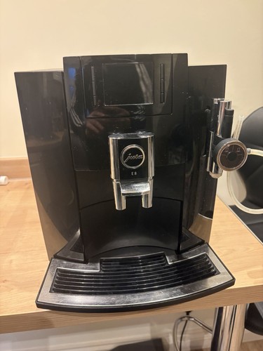 Jura coffee machine with - e8,